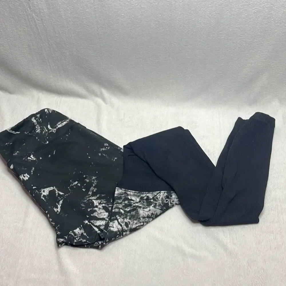 ALO Yoga Black and White marbled top and Black Bottom Leggings Size XS